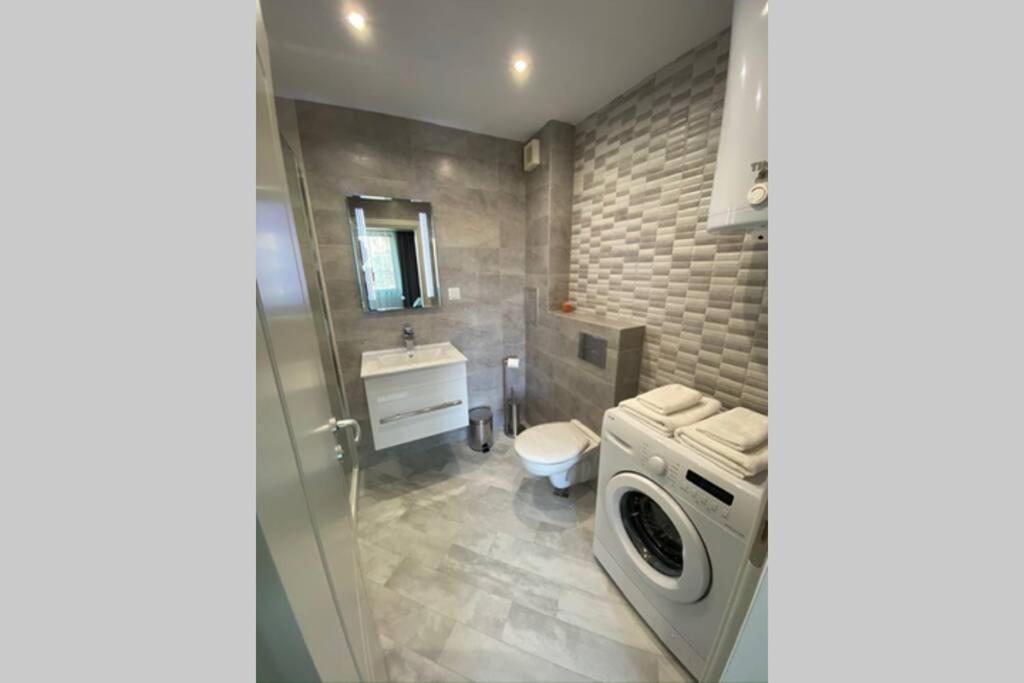 Lux 1Bd/1Ba City Center Apartment Blagoevgrad Eksteriør billede